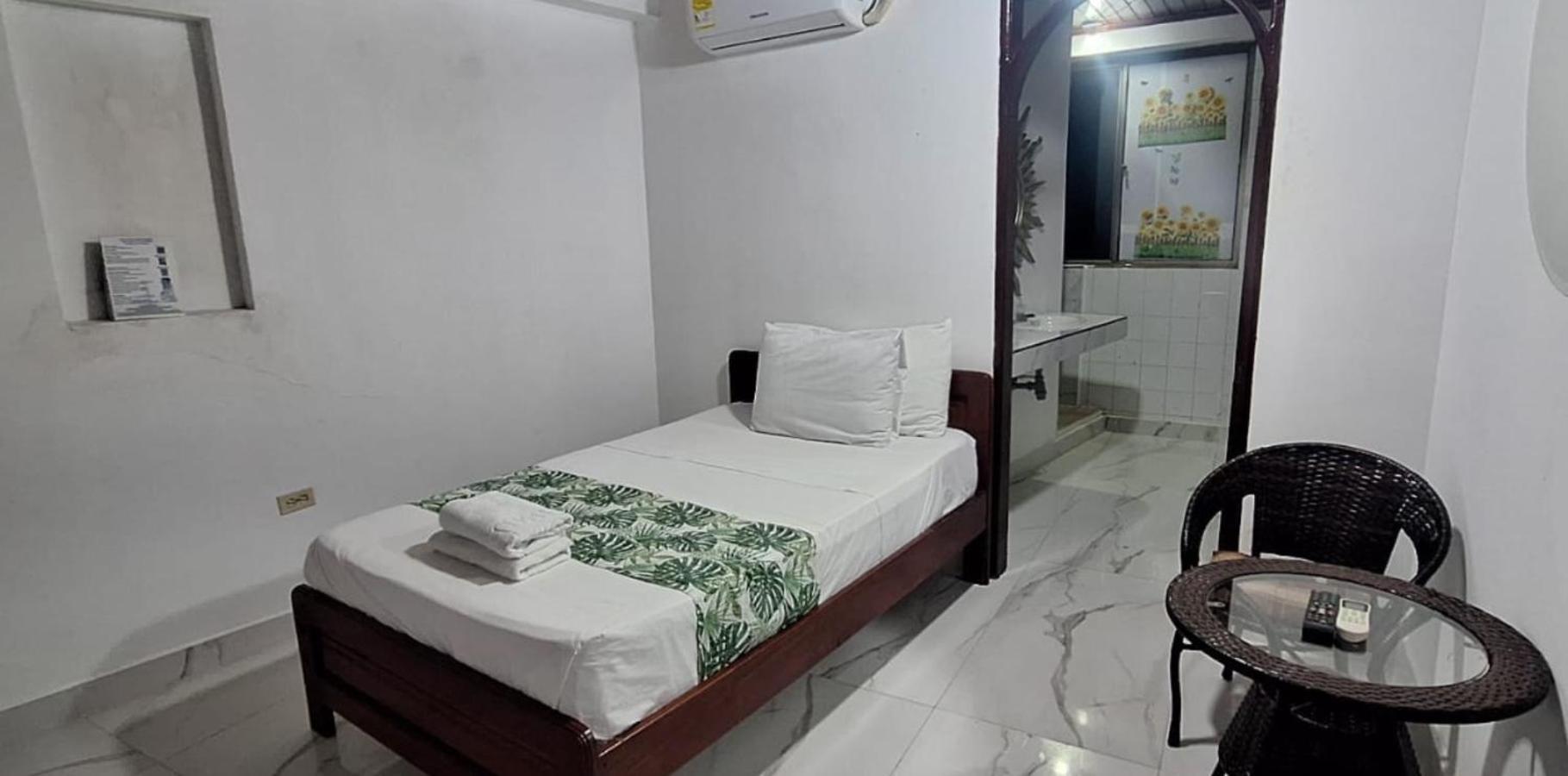 Hotel Yurupary Leticia Bagian luar foto